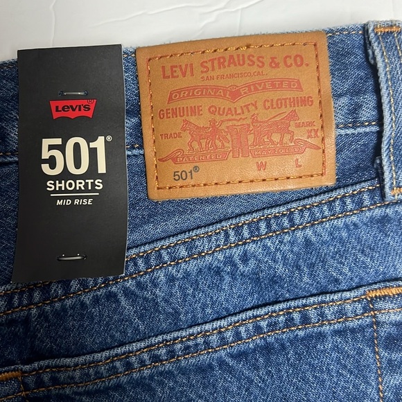 NWT Levi's 501 Women's Blue Denim Shorts Mid Rise Size 27 - Picture 3 of 8